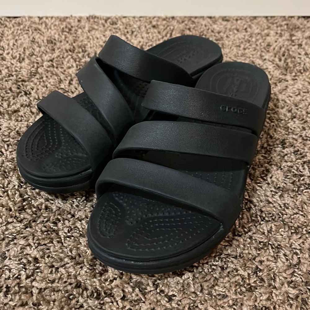 Black Women’s Crocs Sandals Classic Lined Graphic Il
